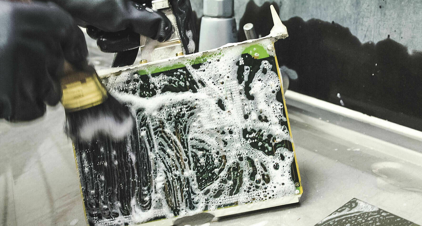 Reinigung und Überprüfung BVS Industrie-Elektronik