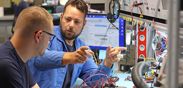 Ausbildung / Studium - BVS Industrie-Elektronik