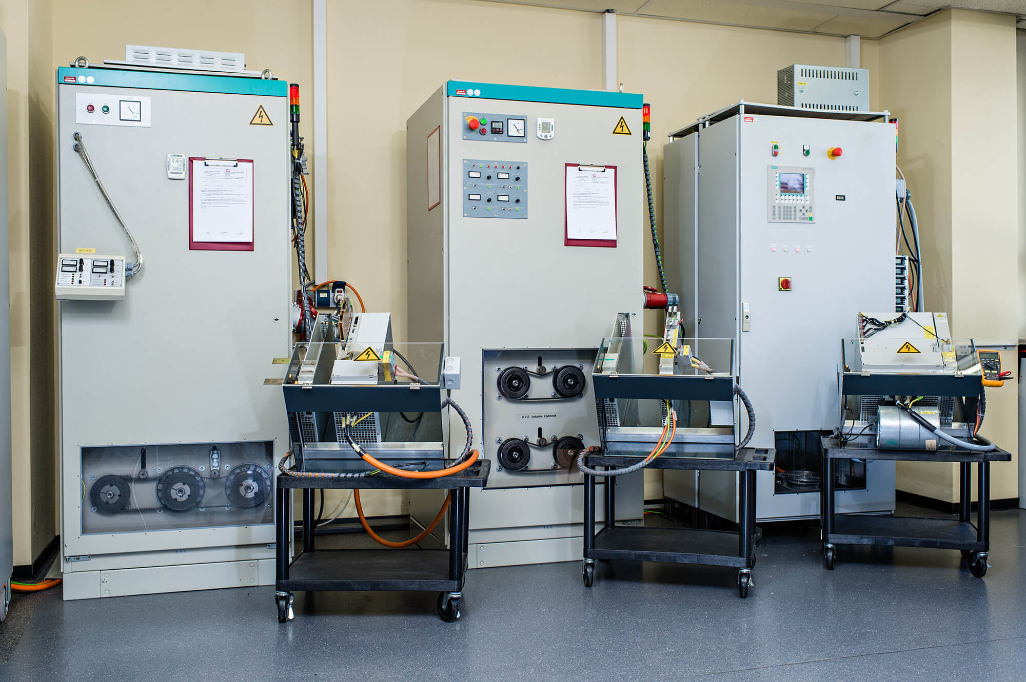 Funktions- und Lastetests - BVS Industrie-Elektronik